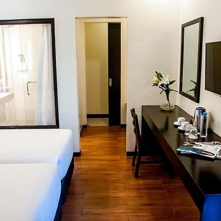 Pina Suites Ormoc Exteriör bild