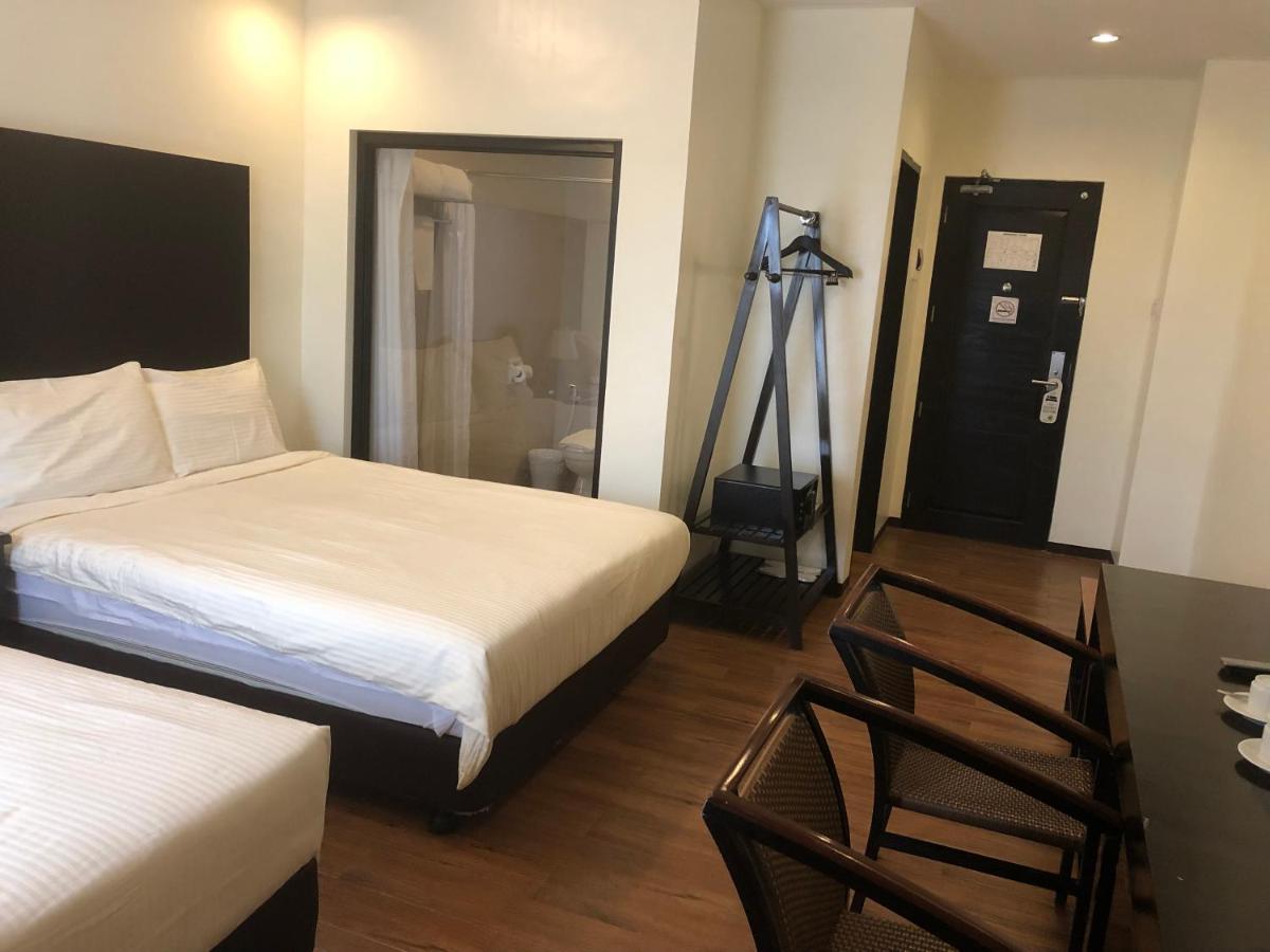 Pina Suites Ormoc Exteriör bild